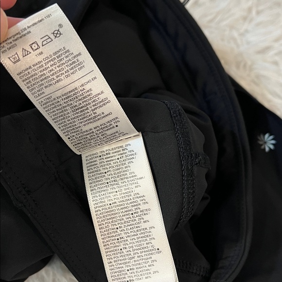 Athleta RUN WITH IT 14” SKORT JUPE-SHORT Size Medium - Picture 5 of 5